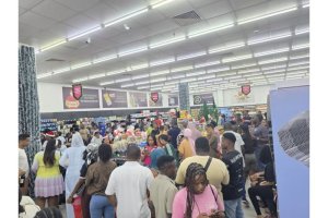 Abanya-Tanzania baguriye ibiribwa n'amazi kubimara kubera imyigaragambyo iteganyijwe