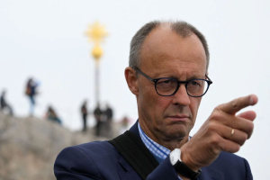 Chancelier w'u Budage yagereranyije Putin na Hitler