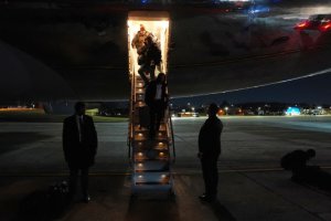 Indege yari itwaye Perezida Trump yagize ikibazo
