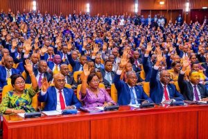 RDC: Inteko Ishinga Amategeko yongereye amahirwe ya Tshisekedi yo kuguma ku butegetsi