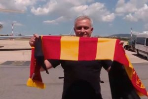 Jose Mourinho yakiriwe nka Yezu I Yerusalemu ubwo yari ageze I Roma [AMAFOTO]