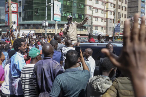 'Nta kumanika amaboko'-Raila Odinga yiyemeje guhangana na William Ruto akoresheje imyigaragambyo
