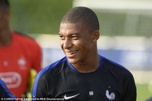 Mbappe yerekeje muri Real Madrid nyuma yo kwemera guhomba miliyoni 51 ku mushahara