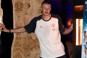 Abakinnyi ba Man City baraye mu kabari bamwe agasembuye karabatamaza AMAFOTO]