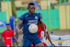 Biravugwa: Muhadjiri amaze icyumweru yongereye amasezerano Police FC