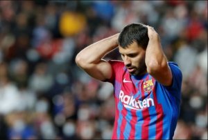 Sergio Aguero yasabwe guhagarika umupira w'amaguru kubera uburwayi bukomeye yasanganwe