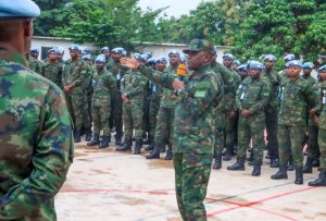 Maj Gen Nyakarundi yasuye abasirikare b'u Rwanda bari muri Centrafrique