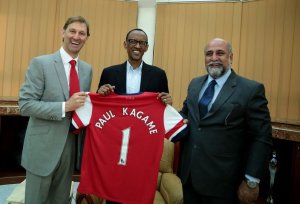 Perezida Kagame yasubije uwamusabye kuva kuri Arsenal afana