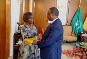 Mushikiwabo yasanze Macky Sall ngo baganire ku mvururu za politiki zivugwa iwe