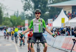 Main Kent ukina mu ikipe imwe n'abanyarwanda yegukanye Agace ka Kane ka Tour du Rwanda 2022