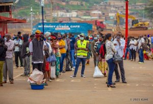 Impumeko ya bamwe ku munsi wa mbere abakozi batangira akazi saa tatu