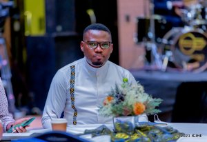Byagendekeye bite abandi banya Politiki bahagaritswe mu buryo bumwe nk'ubwa Bamporiki ?