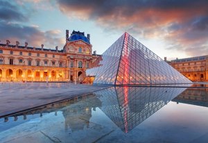 Umuyobozi w'Inzu Ndangamurage ya Louvre yeguye nyuma y'ubujura bwayibasiye