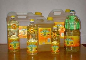 Umugabo yamennye amavuta ashyushye mu maso y'umukunzi we amuziza kuryama yambaye imyenda