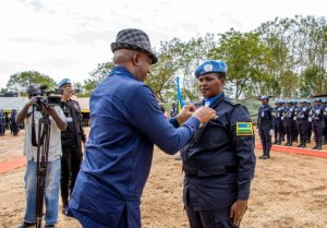 Sudani y'Epfo: Abapolisi b'u Rwanda bari mu butumwa muri bambitswe imidari y'ishimwe