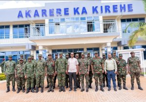 Ingabo z'u Rwanda n'iza Tanzaniya zaganiriye ku kwimakaza umutekano ku mipaka