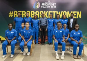 Afrobasket: Perezida Kagame yahuye n'ikipe y'igihugu y'abagore [AMAFOTO]