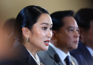 Thailand: Urukiko rwahagaritse Minisitiri w'Intebe kubera imyitwarire mibi