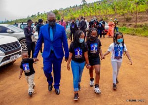 Abana ba Jay Polly babonye umuterankunga uzabishyurira mpaka barangije amashuri abanza