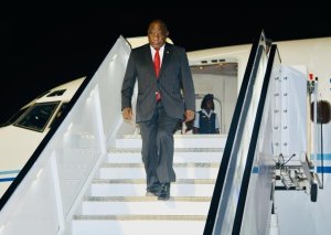 Perezida Ramaphosa na Bill Clinton wayoboye Amerika bageze mu Rwanda kwitabira#Kwibuka30
