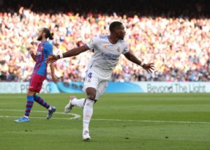 David Alaba yahishuye impamvu atatoye Benzema bakinana agatora Messi muri #The Best
