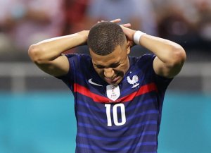 Kylian Mbappe yasabye imbabazi abakunzi b'Ubufaransa yatengushye ku mukino w'Ubusuwisi