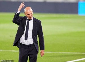 Zidane yatuye umujinya abanyamakuru bamubajije ku mubano we na Bale