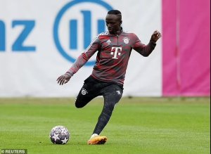 Hamenyekanye akayabo Sadio Mane yaciwe azira gukubita Sane bakinana