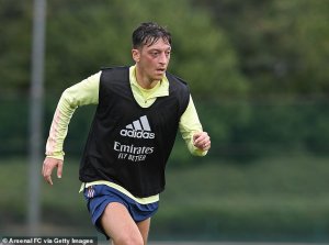 Mesut Ozil yabwiwe icyo agomba gukora kugira ngo agaruke mu ikipe ya Mbere muri Arsenal