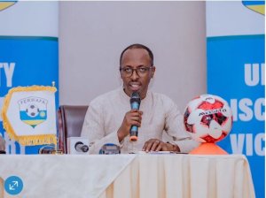 Perezida wa FERWAFA yaburiye Abasifuzi barimo na AbdoulKharim wahawe Deribi ya APR FC na Rayon Sport
