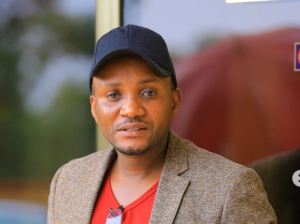 Umuhanzi Theo Bosebabireba yateguje indirimbo yakoreye Rayon Sports afana