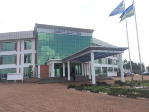 Kayonza: Umusore yafatanwe urutambi bivugwa ko yari agiye gukoresha aturitsa umuryango w'umukobwa wanze ko basambana