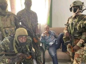 Perezida wa Guinea, Alpha Conde yahiritswe ku butegetsi n'igisirikare