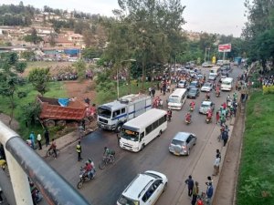 Polisi yahishuye umubare w'abaguye mu mpanuka y'ikamyo ku Kinamba