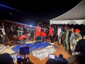 Inkangu yatwaye abantu bari bagiye gushyingura 14 bahasiga ubuzima