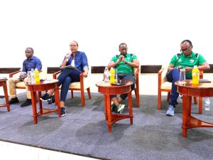 Minisitiri Munyangaju yasabye Amavubi kuzumvisha Benin 