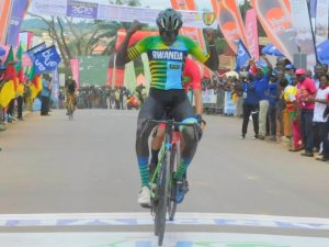 Umunyarwanda yatwaye agace ka 3 ka Grand Prix Chantal Biya, ahiga kwegukana irushanwa