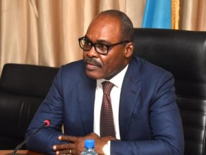 Minisitiri w'Imari n'abandi bayobozi babiri babujijwe gusohoka igihugu