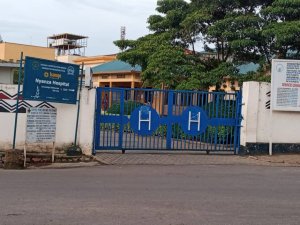 Abakozi b'Ibitaro bya Nyanza n'ubuyobozi ntibahuza ku mafaranga yanyerejwe