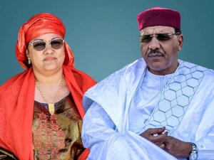 Abana ba Perezida Mohammed Bazoum wayoboye Niger basabye ko se na nyina bafungurwa