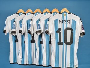 Imipira Lionel Messi yambaye mu gikombe cy'isi 2022 igiye guca agahigo mu cyamunara