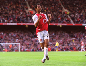 Pennant wakiniye Arsenal na Liverpool yananiwe kwishyura amadeni yariye
