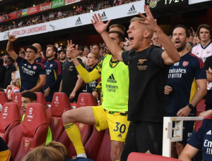 Umukinnyi wa Arsenal yahawe gasopo kubera kwishimira intsinzi bikabije atakinnye