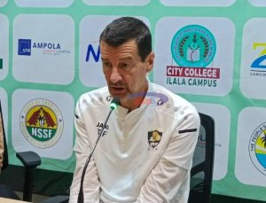 Umutoza wa APR FC yagaragaje imbogamizi ikomeye afite muri Mapinduzi Cup