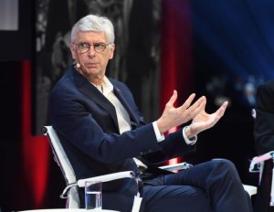 Arsene Wenger yavuze umukinnyi yagurishije bikamubabaza cyane mu barenga 500 bamucitse
