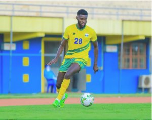 Iradukunda Bertrand uzwi nka Kanyarwanda yasezeye kuri ruhago burundu