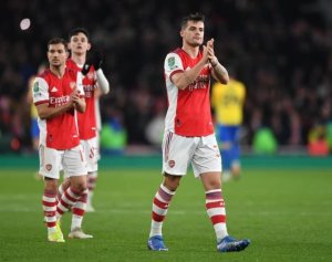 Granit Xhaka yakoreye igikorwa cy'urukundo umufana wa Arsenal wahuye n'uruva gusenya aturutse USA aje kuyireba