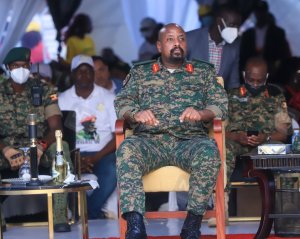 Gen Muhoozi yishyuje Amerika Miliyari 100$ avuga ko ibereyemo Uganda