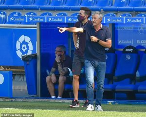 Quique Setien wahoze atoza FC Barcelona agiye kuyijyana mu nkiko