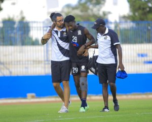 Mugunga Yves wari uyoboye ubusatirizi bwa APR FC yavunitse 